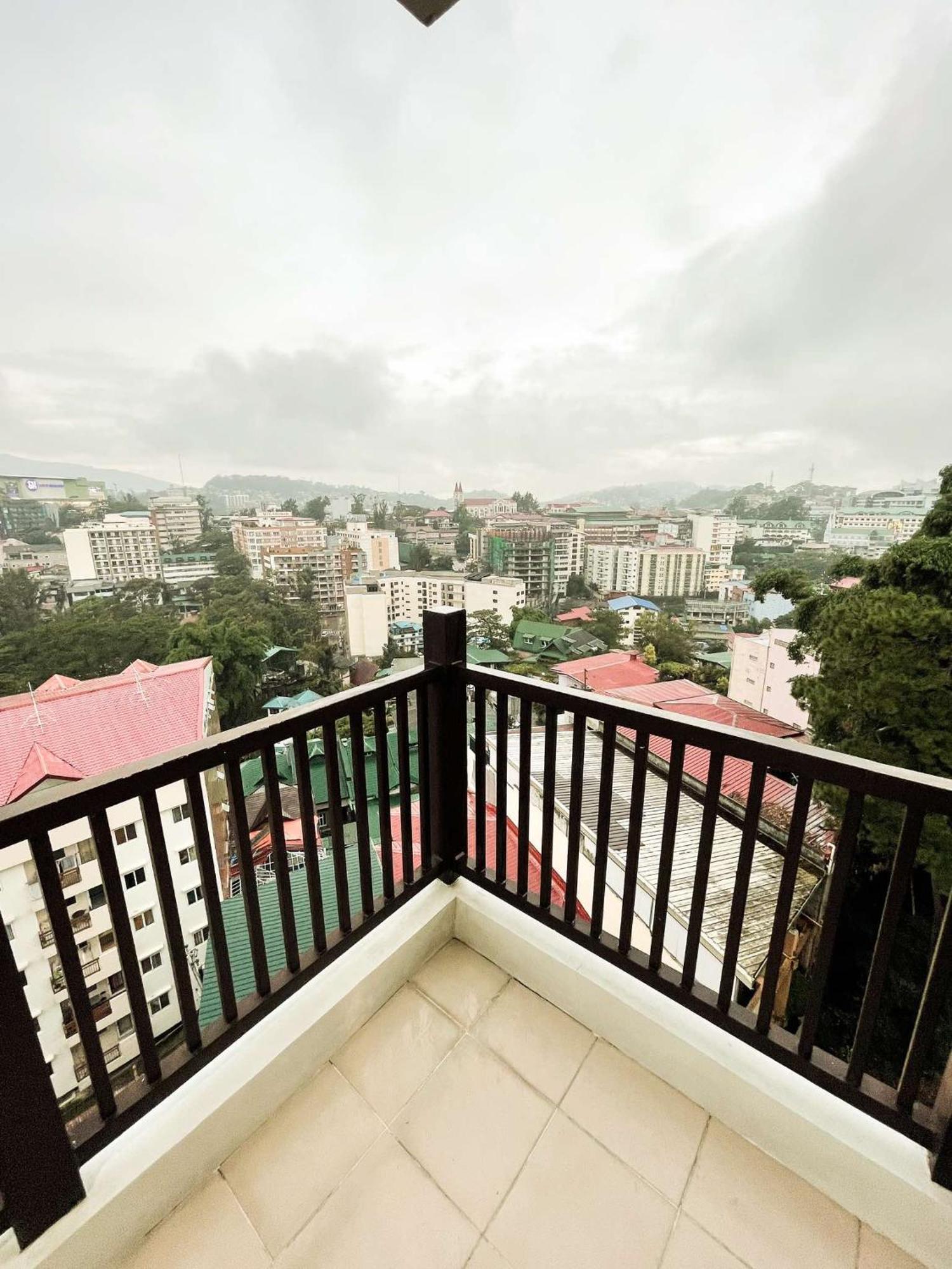 Cozy Pine Suites Baguio City Esterno foto